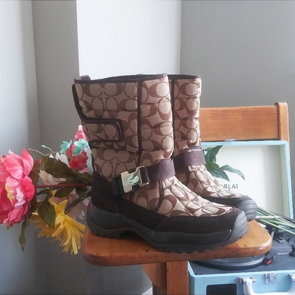 Coach Shoes - NWOT Coach Logo Snow Boots